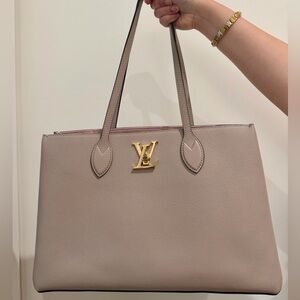 Louis Vuitton Lockme Shopper Tote